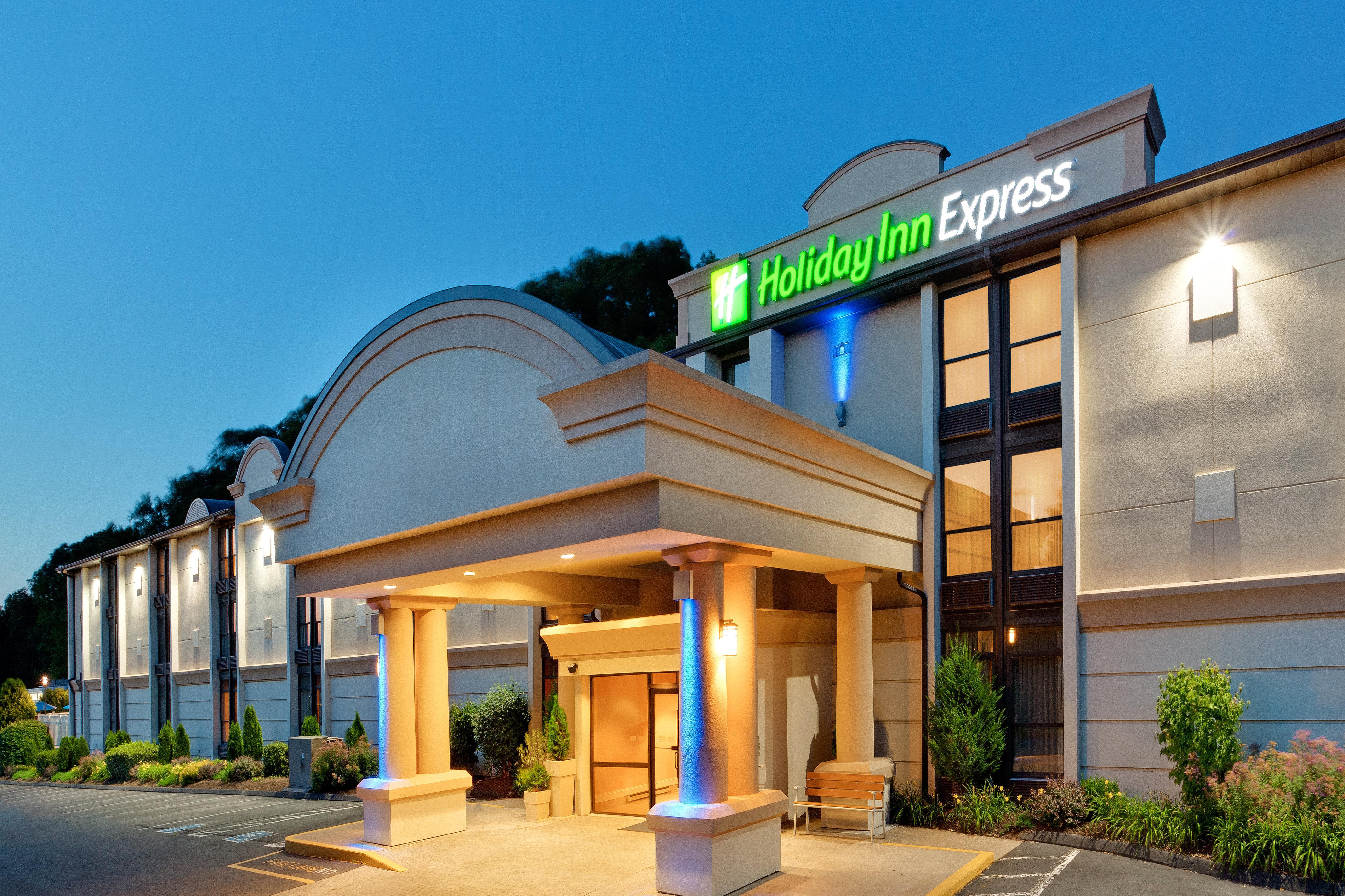 Holiday Inn Express Southington, An Ihg Hotel Esterno foto